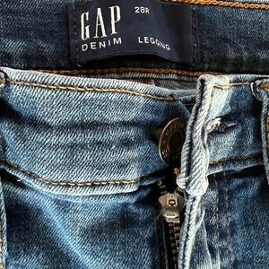 Gap legging jeans with distressing. Size 6.